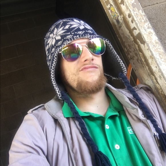 Meet your Posher, Cameron - Picture 3 of 6